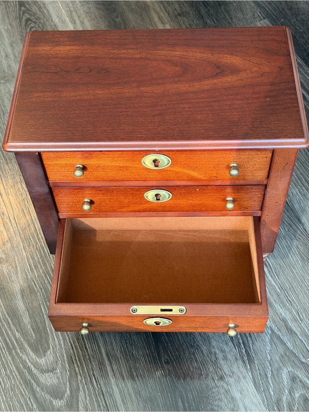 Global Views Inc Wood Jewelry Box Chest Lockable 3 Drawer w/ 2 Keys Brown